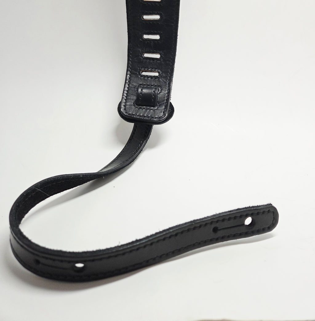 Dimond pattern guitar strap