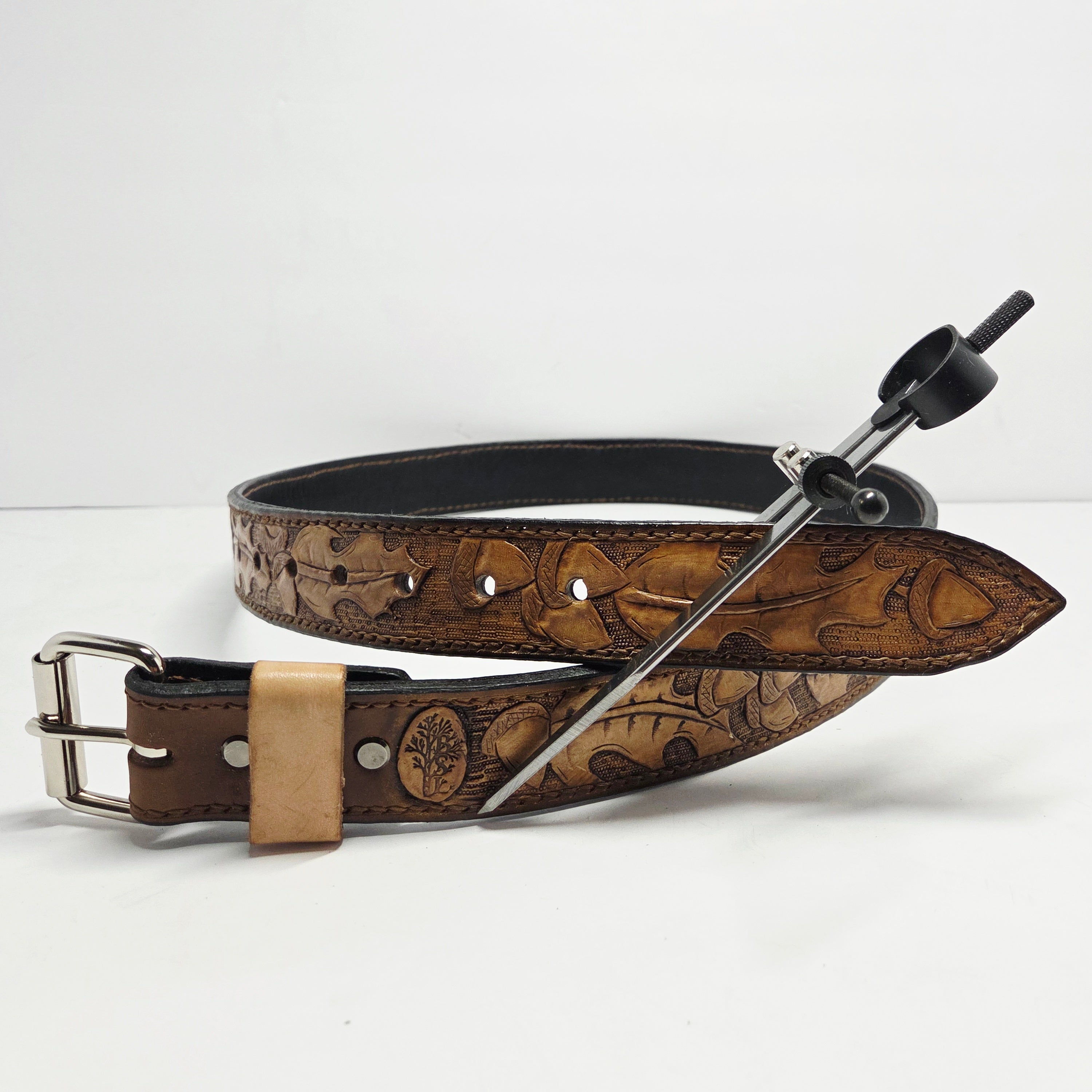 Oak Leaf & Acorn belt 36-40