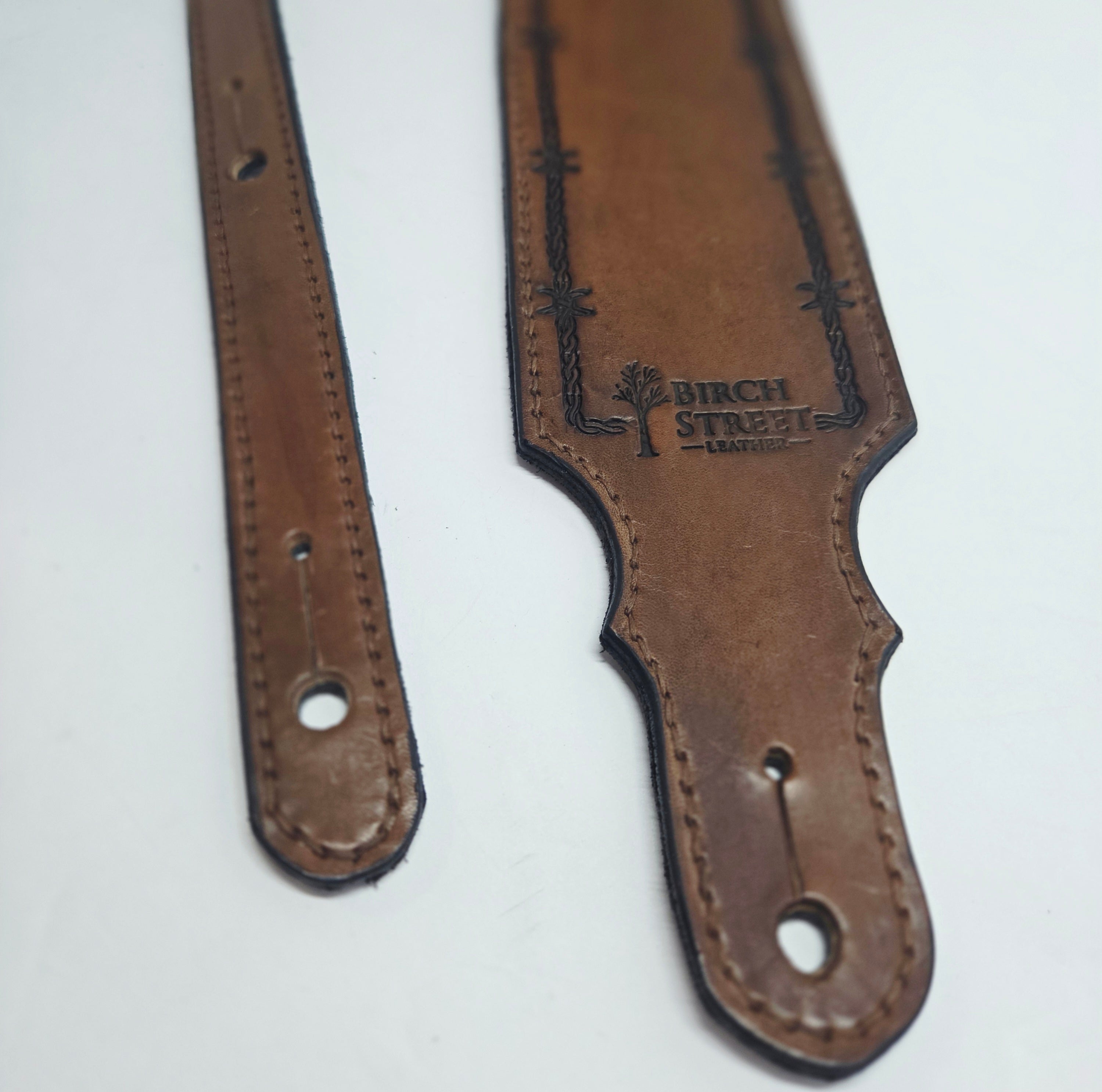 The Benchmark - Barbed Wire guitar strap